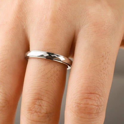 Dainty Hammered Band Spinning Fidget Ring