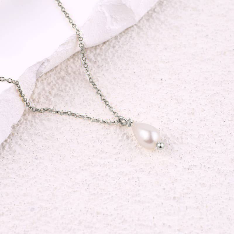 Dainty Pearl Drop Necklace