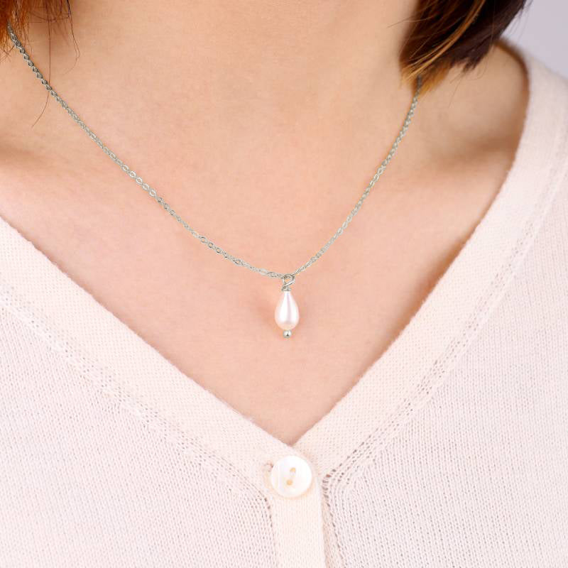 Dainty Pearl Drop Necklace