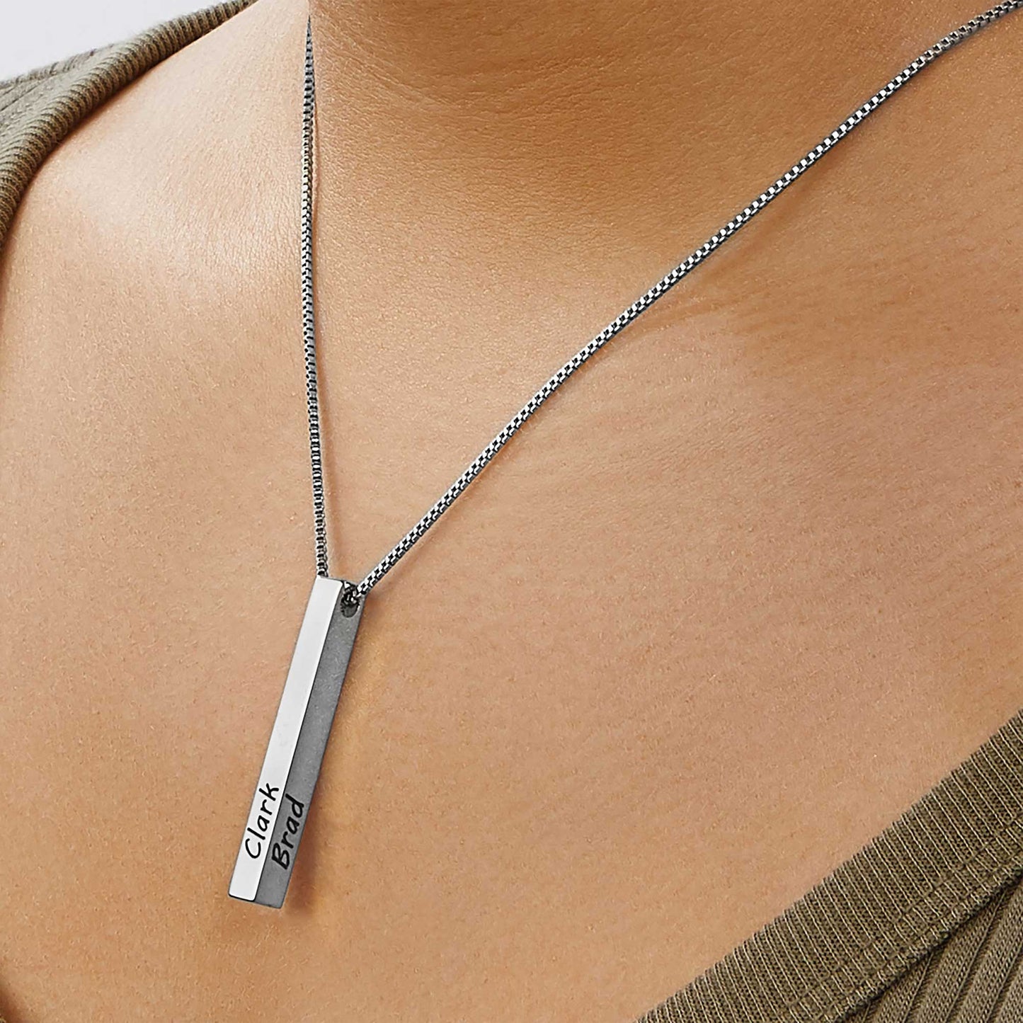 Muse Pillar Bar Necklace