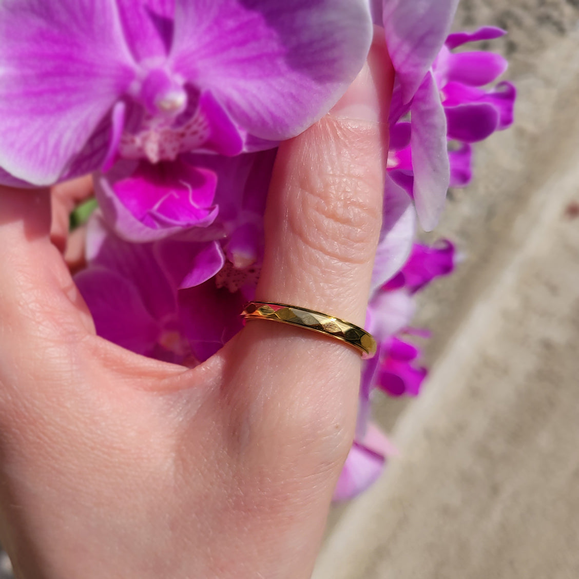 Dainty Hammered Band Spinning Fidget Ring